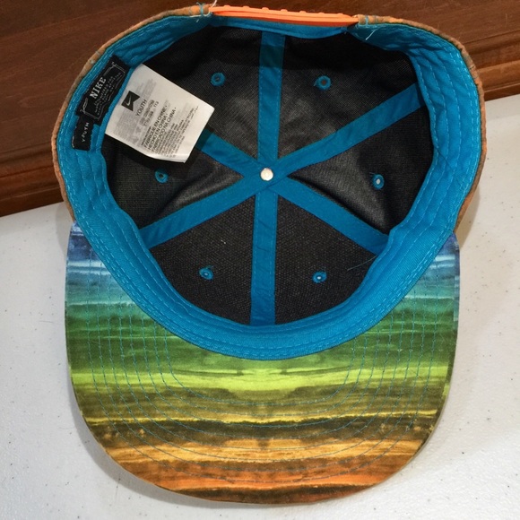 ▫️Nike Youth Multicolored Striped Snapback Hat - Picture 8 of 12